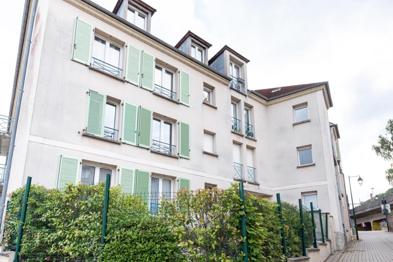 Appart'Hotel Versailles Saint Cyr L'Ecole - Gare Sncf A 100M Et Parking Prive Exteriér fotografie